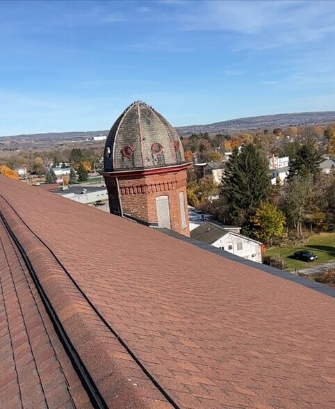 17 Mill Pl, New York Mills, NY à vendre - Photo du bâtiment - Image 3 de 3