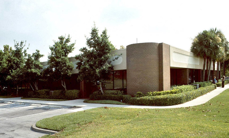 13700 N 58th St, Clearwater, FL for lease - Building Photo - Image 2 of 7