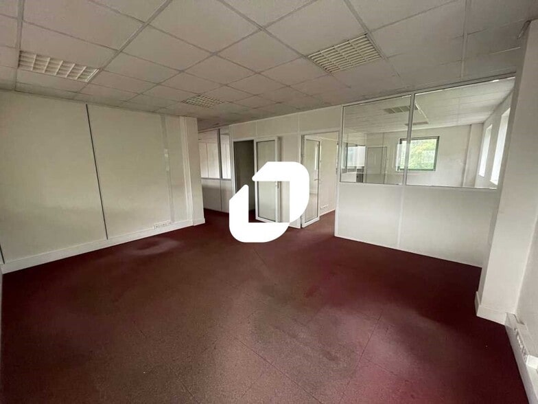 Office in Viry-Châtillon for lease - Interior Photo - Image 3 of 8
