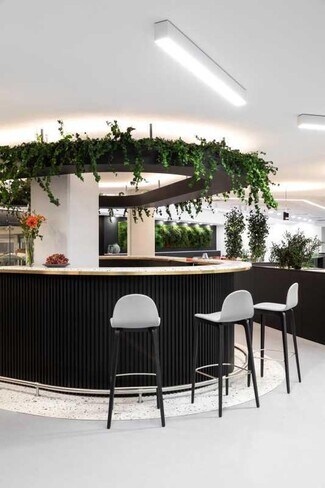 Plus de détails pour 22 Quai Gallieni, Suresnes - Bureau à louer