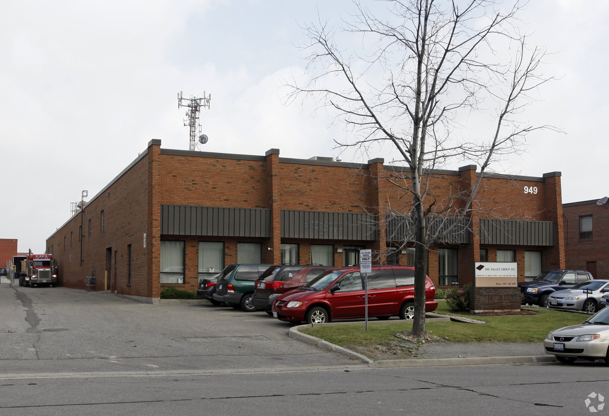 949 Kamato Rd, Mississauga, ON à louer Photo principale- Image 1 de 4