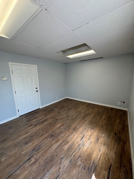 10619-10621 Painter Ave, Santa Fe Springs, CA à louer - Photo du bâtiment - Image 2 de 6