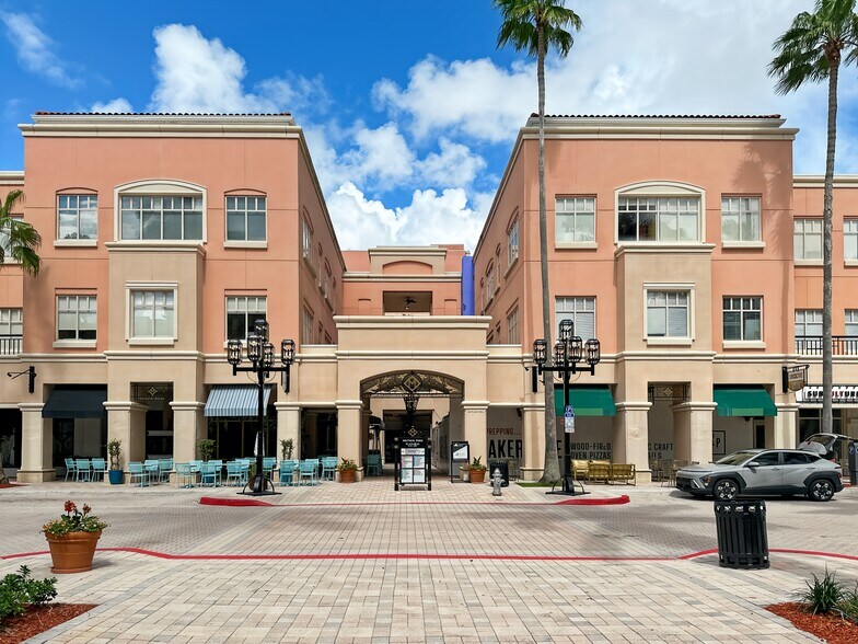 433 Plaza Real, Boca Raton, FL à louer - Photo du bâtiment - Image 3 de 21