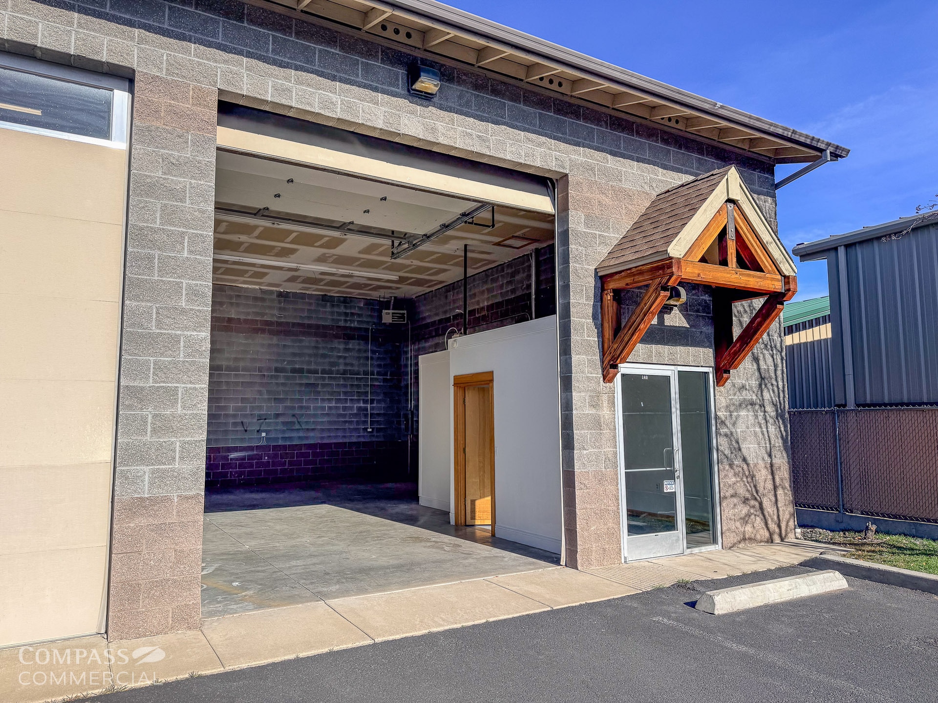 61450 American Ln, Bend, OR for lease Interior Photo- Image 1 of 3