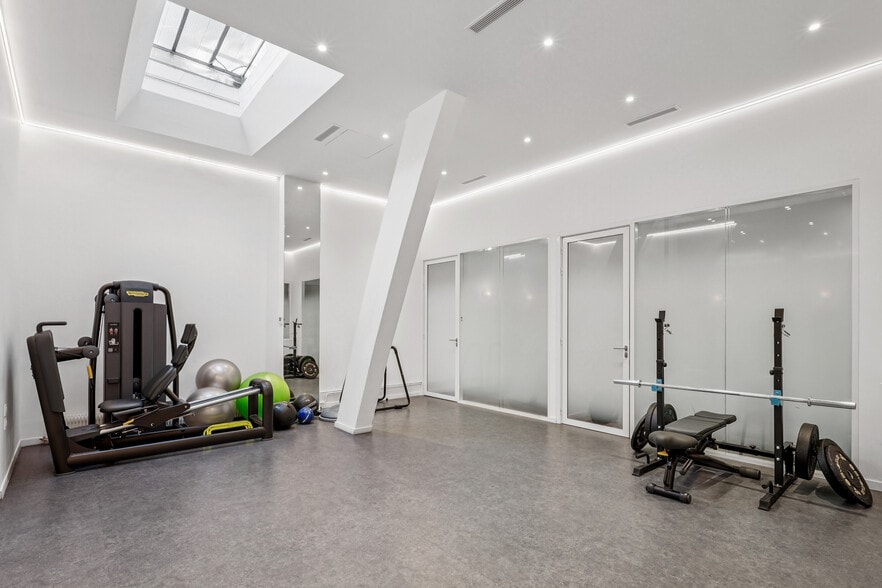 Office in Paris for sale - Building Photo - Image 3 of 11