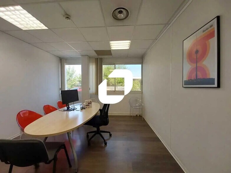 Office in Baillargues for lease - Building Photo - Image 3 of 12