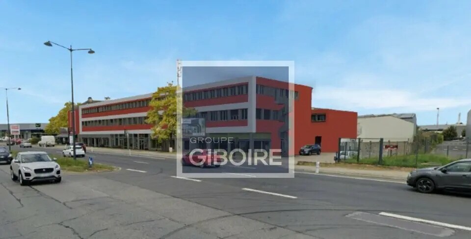 Office in Rennes for lease - Building Photo - Image 2 of 3