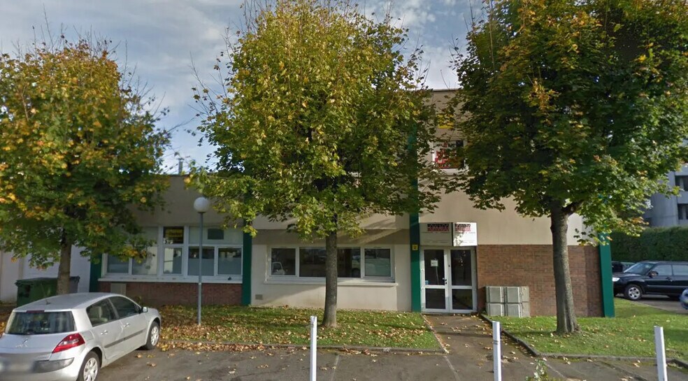 Rue Eugène Hénaff, Trappes à louer - Photo du bâtiment - Image 2 de 6