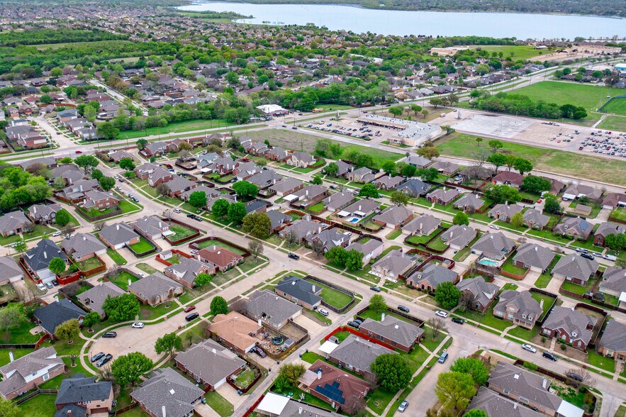 Garland Commercial Acreages portefeuille de 2 propriétés à vendre sur LoopNet.ca - Photo du bâtiment - Image 3 de 20
