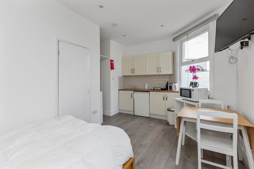 415 North End Rd, London for sale - Building Photo - Image 3 of 7