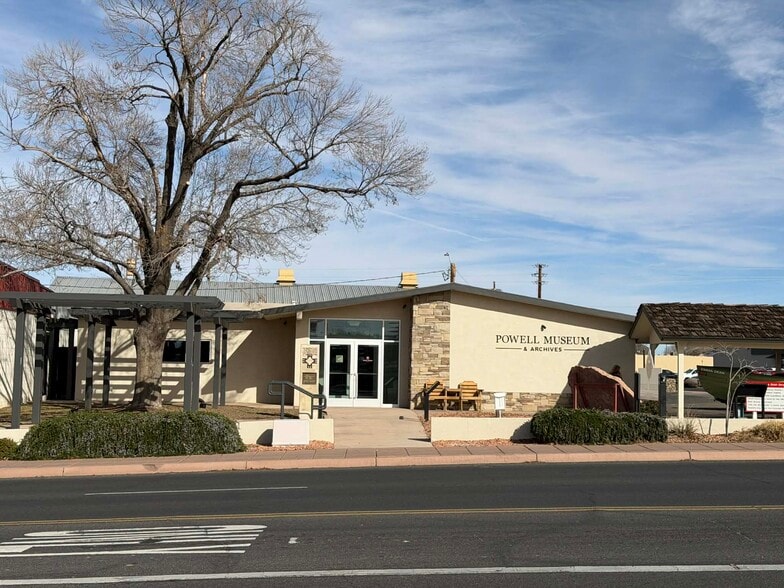 6 N Lake Powell Blvd, Page, AZ à vendre - Photo du bâtiment - Image 3 de 42