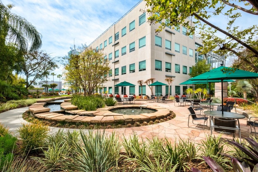 12100 W Olympic Blvd, Los Angeles, CA for lease - Building Photo - Image 3 of 14