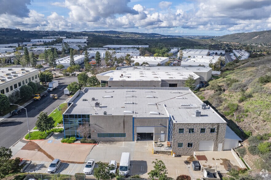 12778 Brookprinter Pl, Poway, CA à louer - Aérien - Image 3 de 4