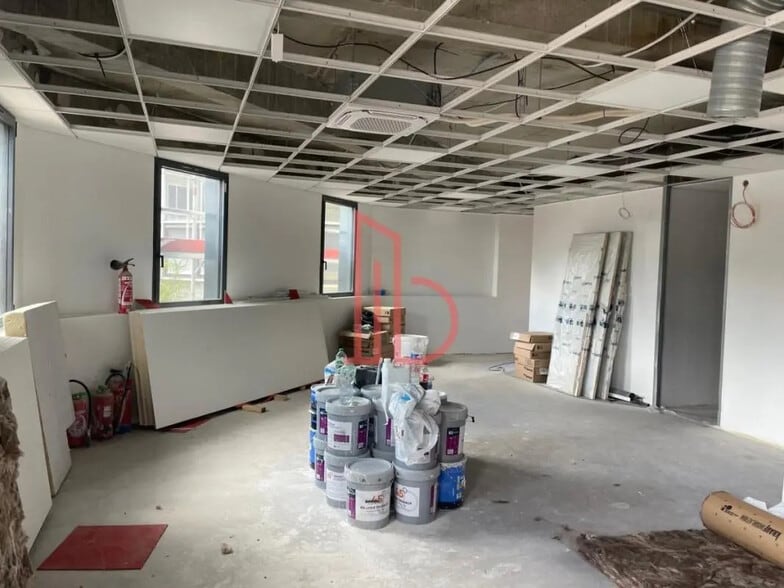 Office in Bruges for lease - Interior Photo - Image 1 of 4