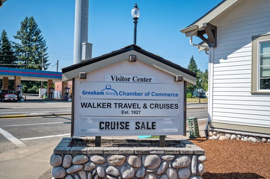 1005 N Main Ave, Gresham, OR à vendre - Photo du bâtiment - Image 2 de 43