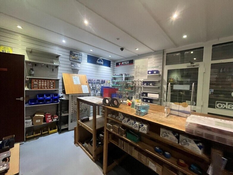 Boss Hall Rd, Ipswich à louer - Photo du bâtiment - Image 3 de 13