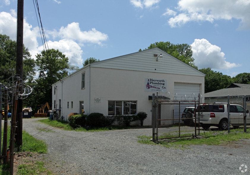 217 E Cama St, Charlotte, NC for lease - Building Photo - Image 1 of 13