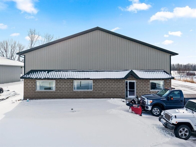 4030 Champeau Rd, New Franken, WI à vendre - Photo du bâtiment - Image 2 de 53