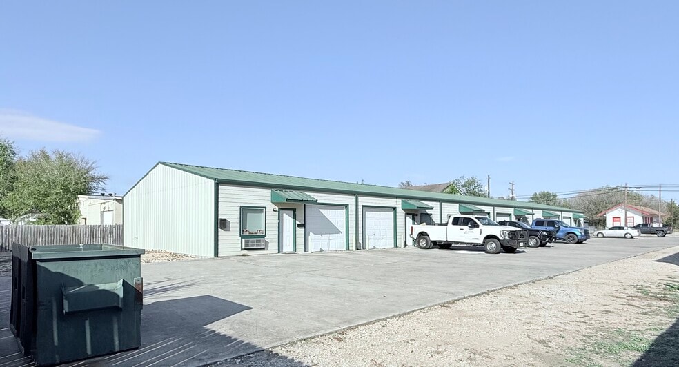 815 Saint Peter St, Gonzales, TX à vendre - Photo du bâtiment - Image 2 de 9