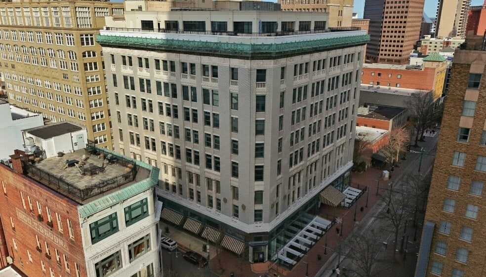 80 Monroe Ave, Memphis, TN for lease - Building Photo - Image 2 of 20