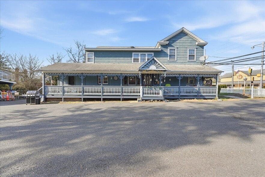 96 Freneau Ave, Matawan, NJ à vendre - Photo du bâtiment - Image 2 de 84