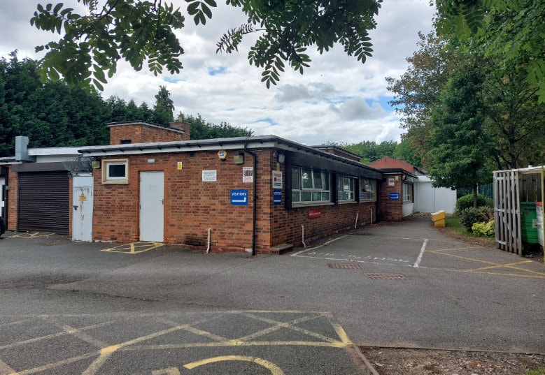 75 Warren Farm Rd, Birmingham for sale - Building Photo - Image 2 of 5