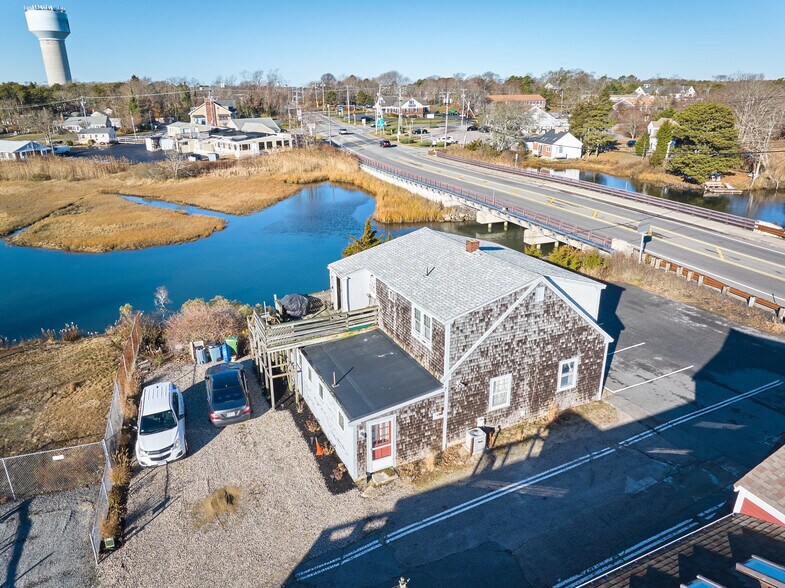 11 Main St, Dennis Port, MA à vendre - Photo du bâtiment - Image 2 de 3