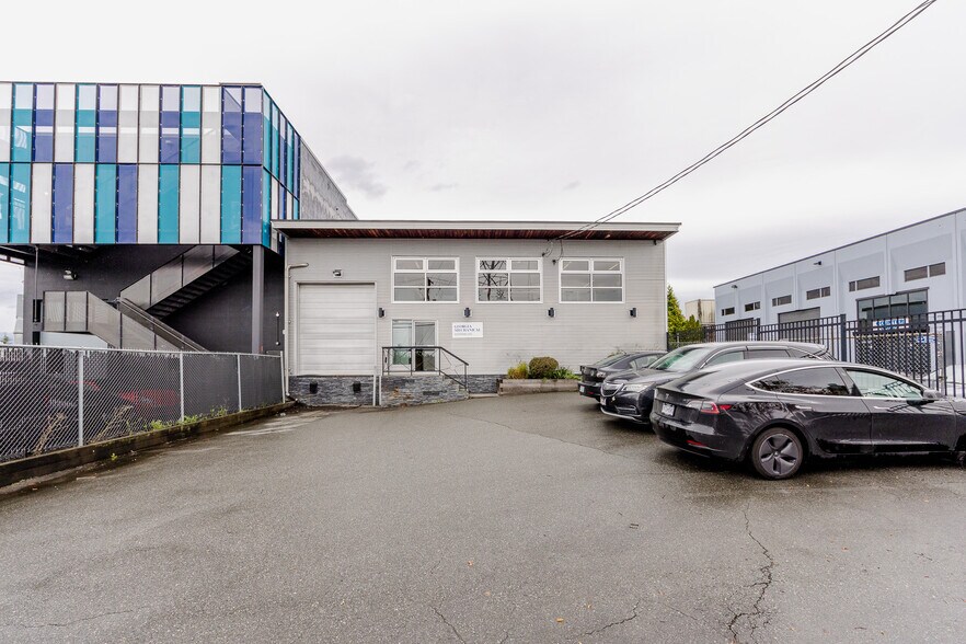 3905 2nd Ave, Burnaby, BC à vendre - Photo du bâtiment - Image 2 de 14