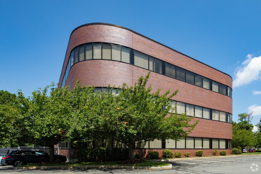 35 Shawmut Rd, Canton, MA à louer - Photo du bâtiment - Image 2 de 3