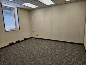 100 Manhattan Rd, Joliet, IL for lease Interior Photo- Image 2 of 6