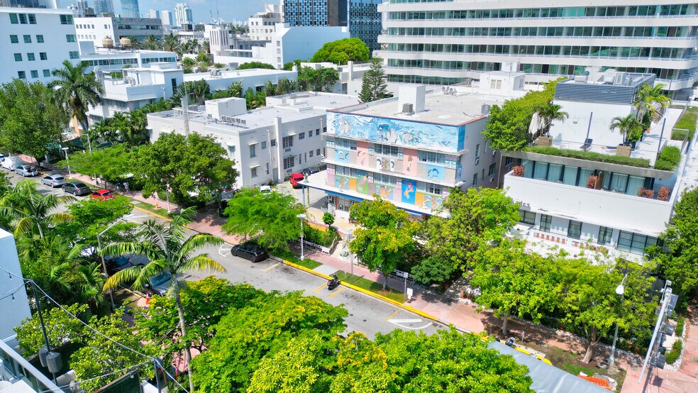 1680 James Ave, Miami Beach, FL à vendre - Photo du bâtiment - Image 3 de 55