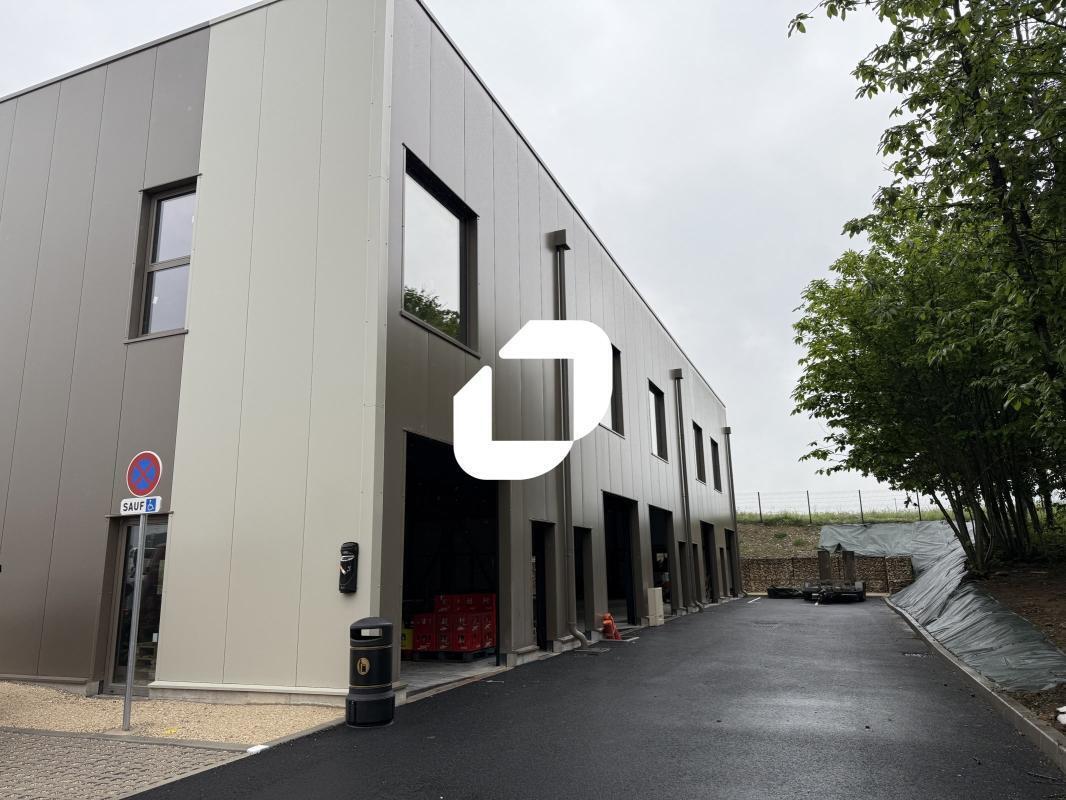 Office in Voiron for lease Building Photo- Image 1 of 12