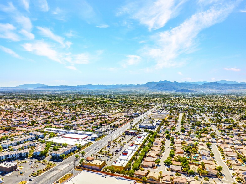 Desert Oaks Plaza portfolio of 2 properties for sale on LoopNet.ca - Aerial - Image 3 of 8