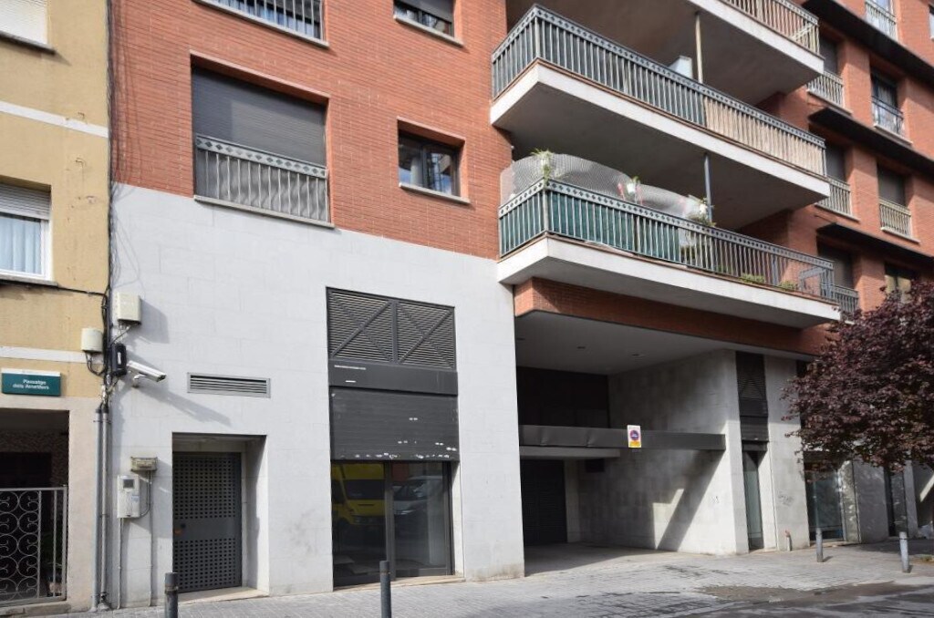 Immeuble residentiel dans Cerdanyola del Vallès, Barcelona à vendre Photo principale- Image 1 de 4