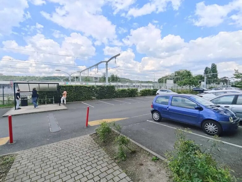 8 Bis Boulevard Dubreuil, Orsay for lease - Building Photo - Image 2 of 16