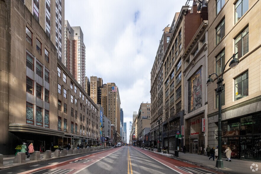 15 W 34th St, New York, NY for lease - Building Photo - Image 2 of 20