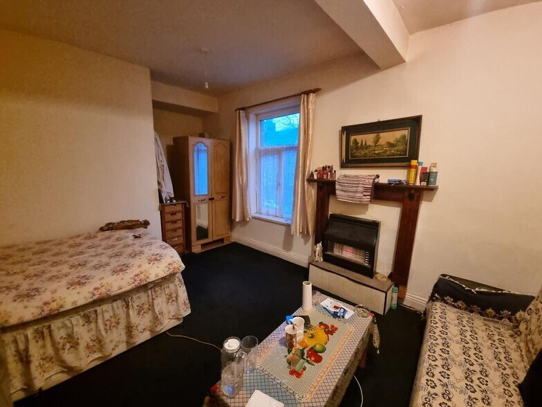 5 Glenholme Rd, Bradford à vendre - Photo du bâtiment - Image 2 de 9