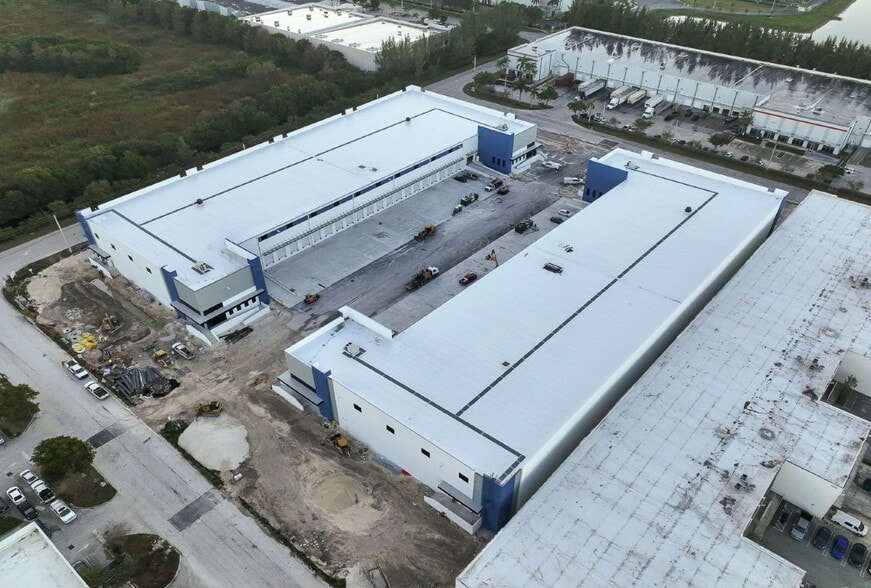 11550 NW 124th St, Medley, FL for lease - Building Photo - Image 3 of 5