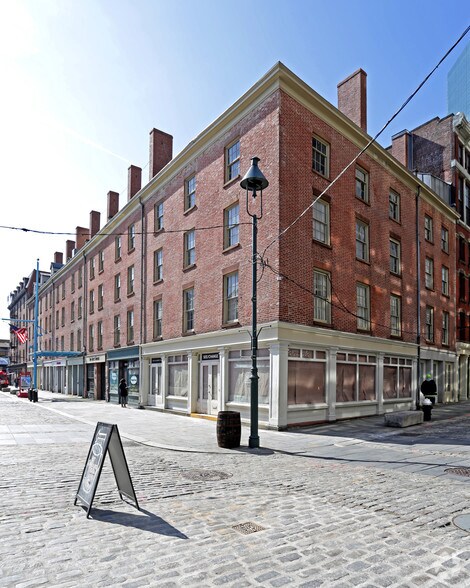 12-16 Fulton St, New York, NY à louer - Photo du bâtiment - Image 1 de 11