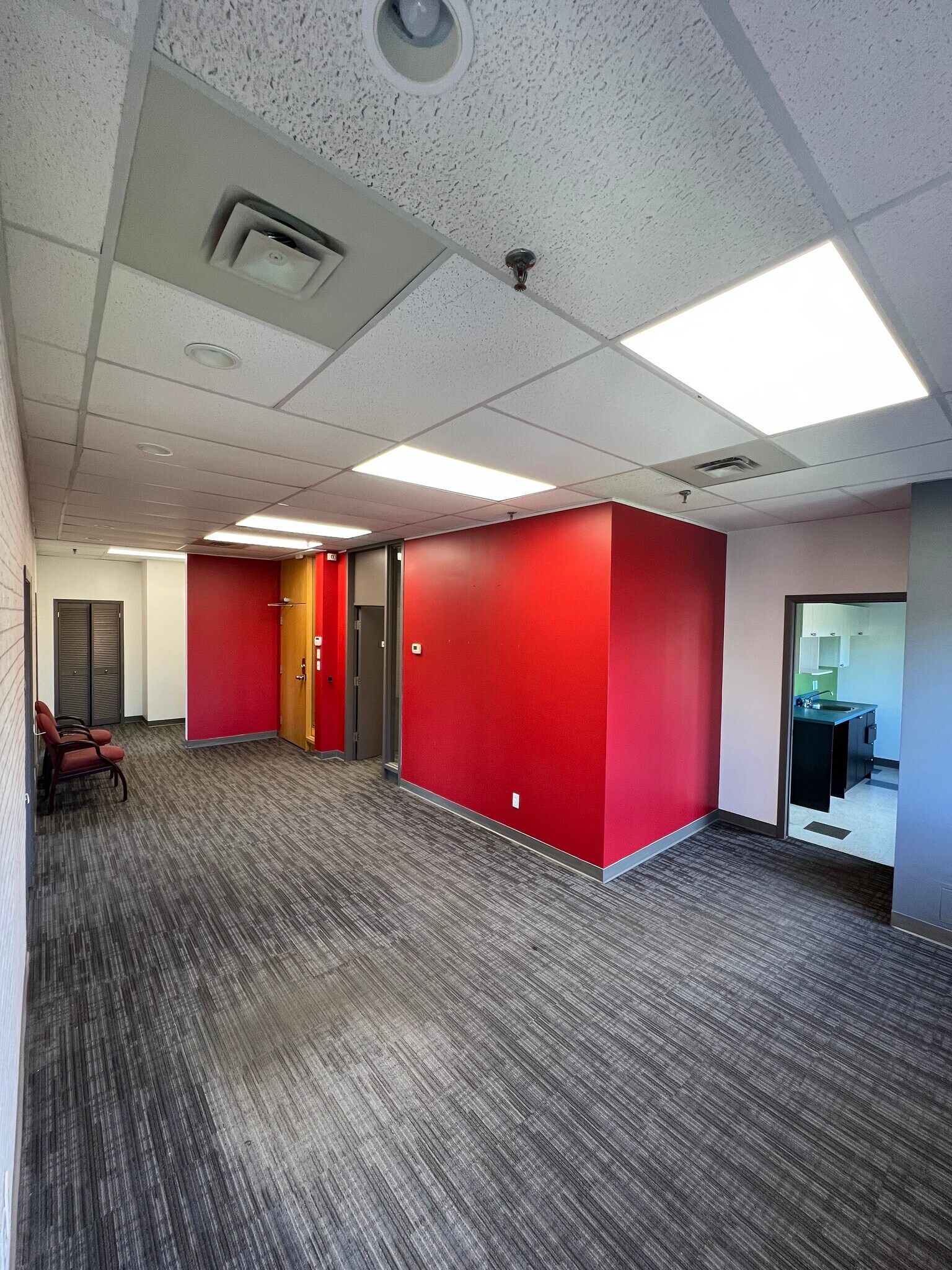 643-675 Boul Curé-Labelle, Laval, QC à louer Photo du bâtiment- Image 1 de 24