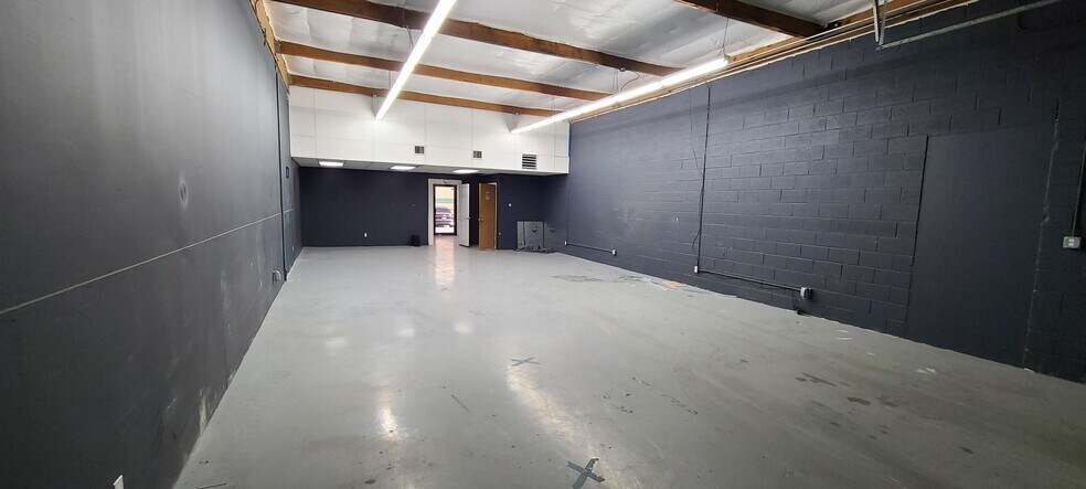 583 Billinis Rd, Salt Lake City, UT à louer - Photo du bâtiment - Image 2 de 4