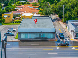 5,000 Sqft Calle Ocho Retail - Science de la vie