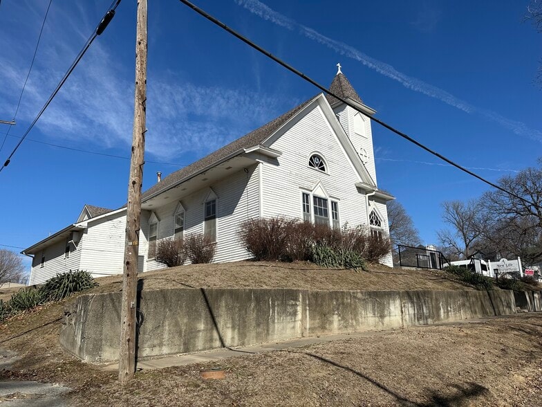 307 E 6th St, Mound City, MO for sale - Building Photo - Image 2 of 21