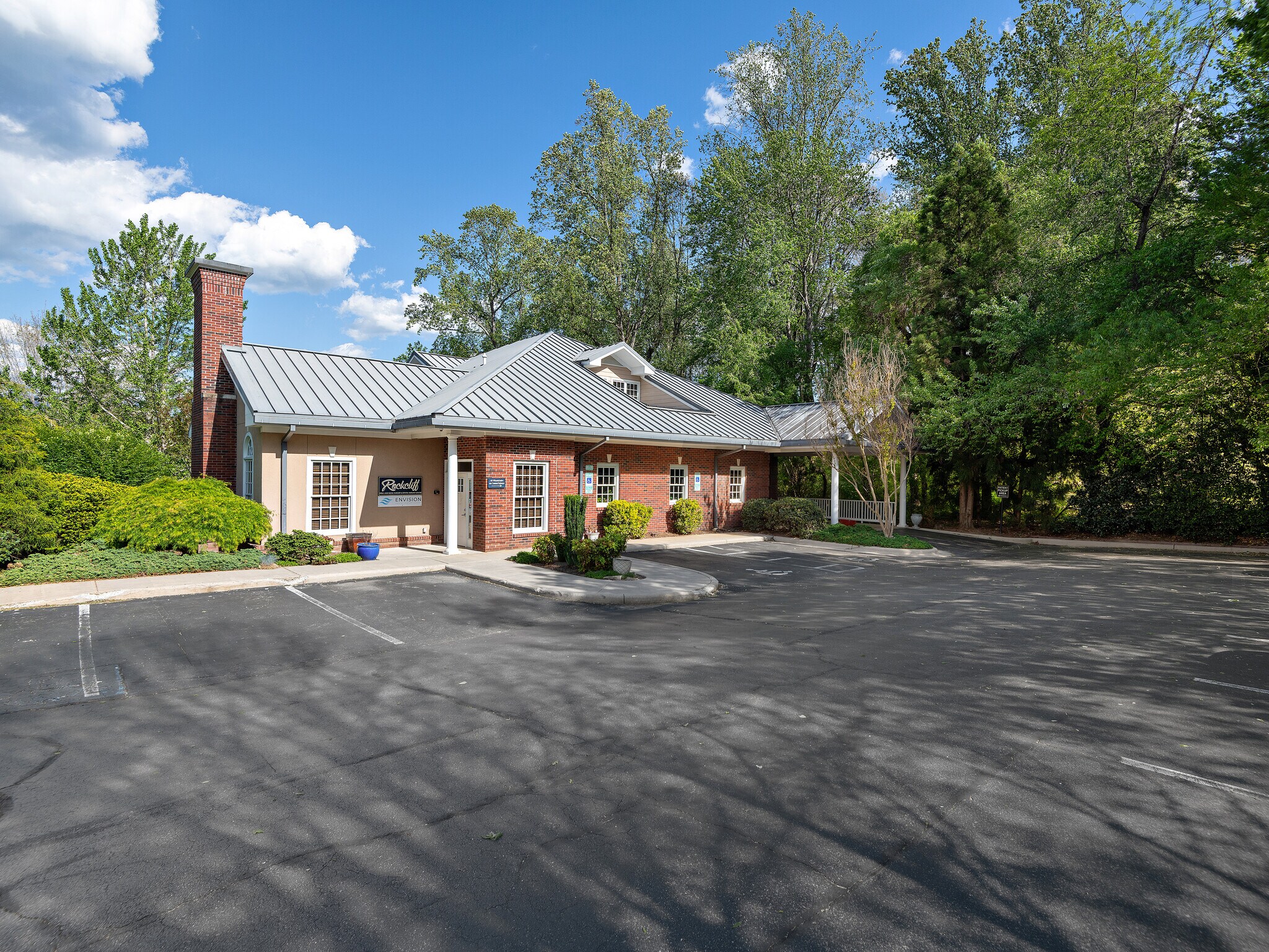 4 Medical Park Dr, Asheville, NC à vendre Photo principale- Image 1 de 25