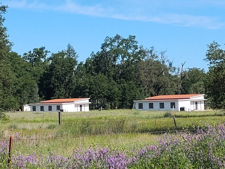 18093 Lasso Loop, Penn Valley, CA à vendre - Photo du bâtiment - Image 3 de 33