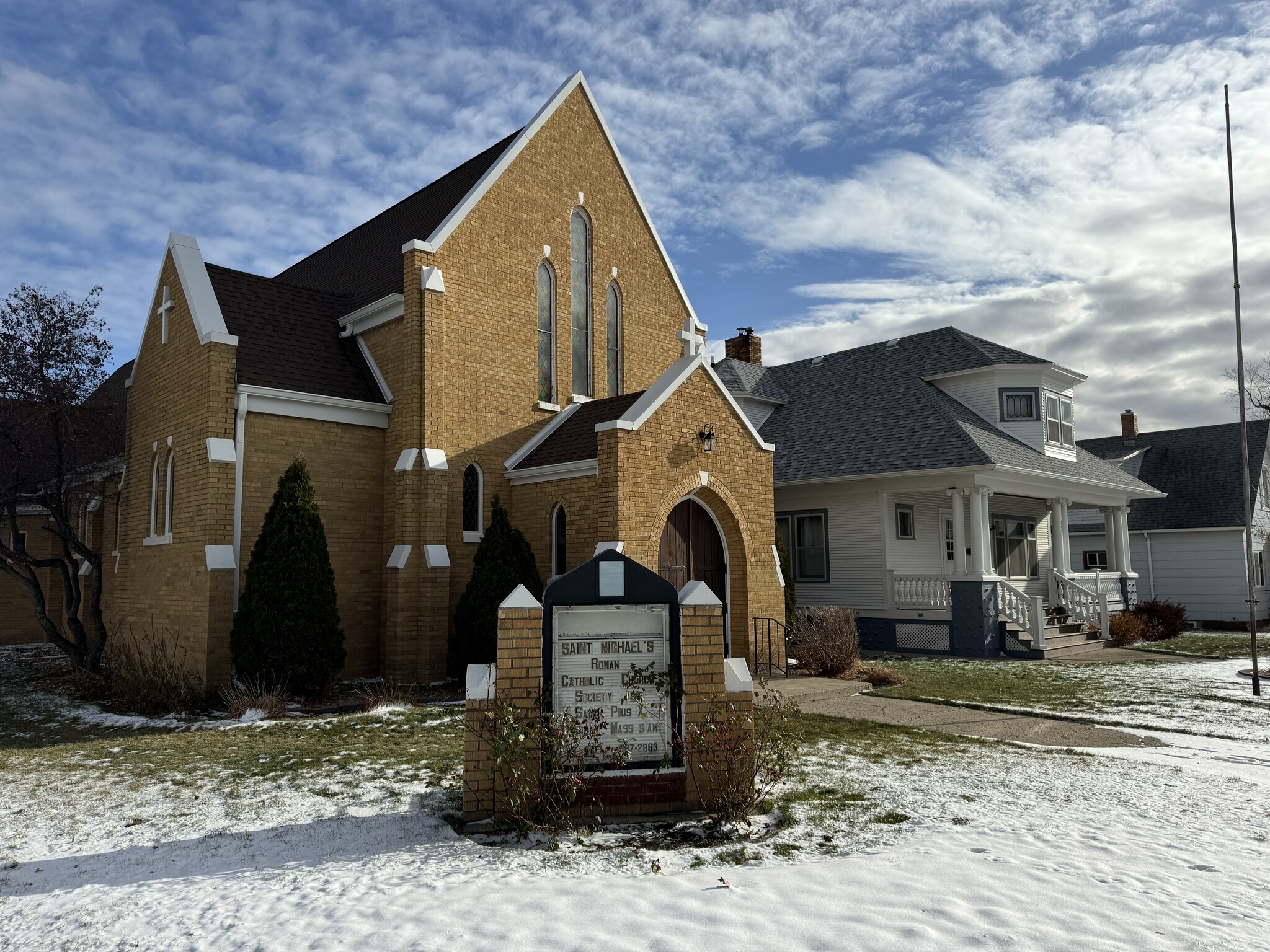 210 5th Ave NW, Mandan, ND à vendre Photo principale- Image 1 de 24