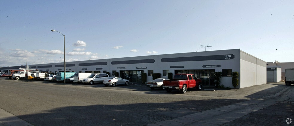 1320 E Saint Andrew Pl, Santa Ana, CA for lease - Building Photo - Image 1 of 12