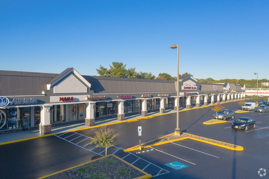 300 S Lenola Rd, Maple Shade Township, NJ for lease - Building Photo - Image 1 of 5