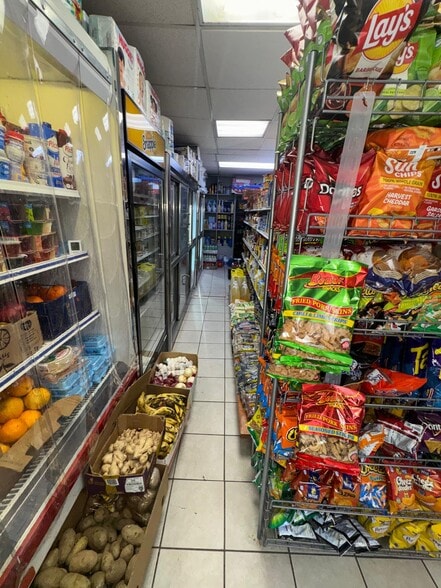 134 E 33rd St, Paterson, NJ for sale - Building Photo - Image 2 of 4