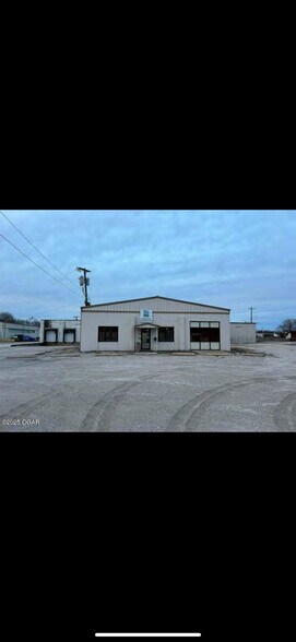 108 Dairy st, Monett, MO à vendre - Photo du bâtiment - Image 2 de 18